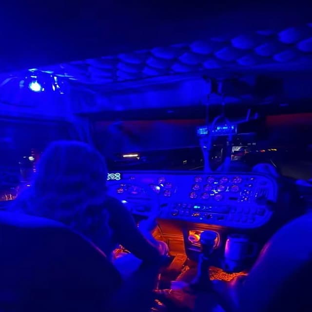 Blue cattle pot glow