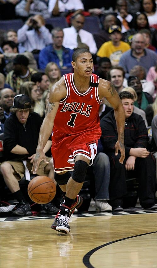 Derrick Rose won the 2009 PlayStation Skills Challenge.