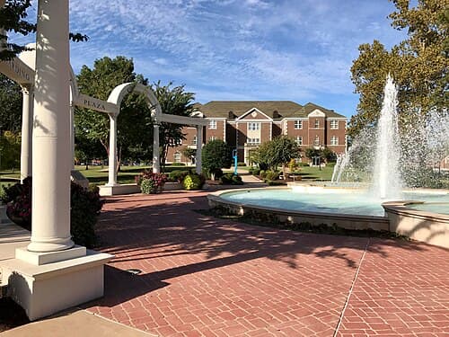 Harding Plaza in front of Irby Hall