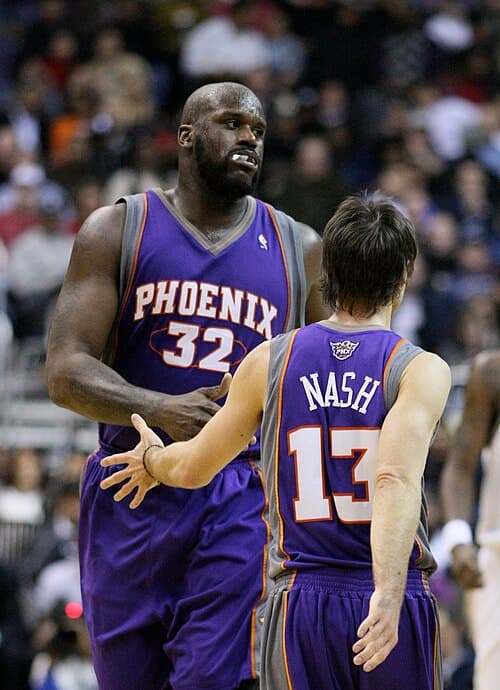 O'Neal with teammate Steve Nash of the Phoenix Suns in January 2009