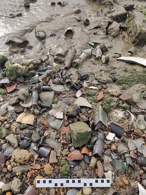 Twentieth-century technofossils in inundated landfill deposits at East Tilbury on the River Thames estuary