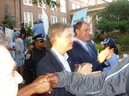 Davis coming through campus before UNC's game against Florida State in 2009
