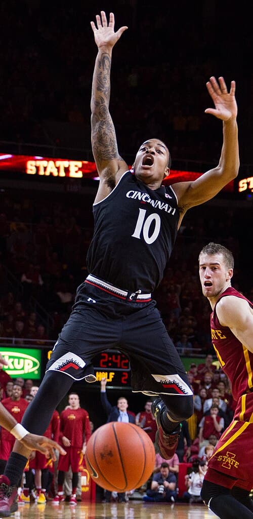 Troy Caupain scored 1,317 points.