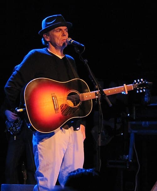 Hiatt solo in 2010