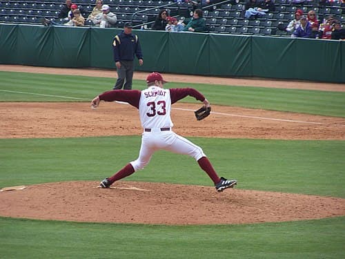 Nick Schmidt pitching in 2007.