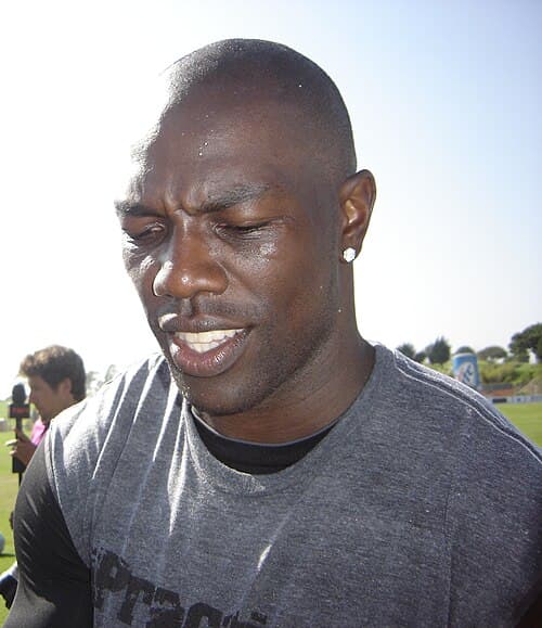 Terrell Owens won his second successive All-Star Celebrity Game MVP.