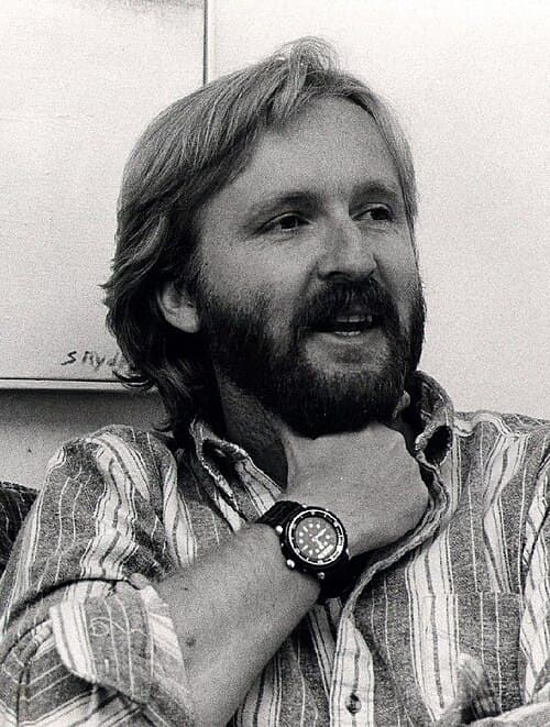 Producer James Cameron began work on the story of Strange Days around 1985.