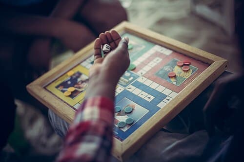 A player about to throw the die