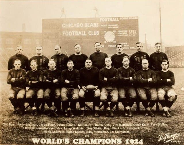 The 1924 team photo.