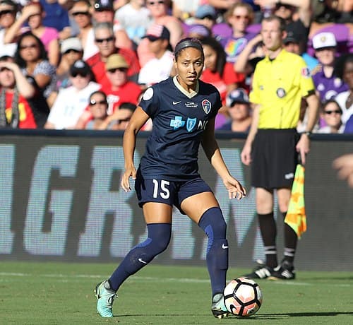 Jaelene Daniels playing for the North Carolina Courage against the Thorns in the 2017 NWSL championship.
