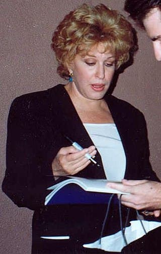 Midler in 1990