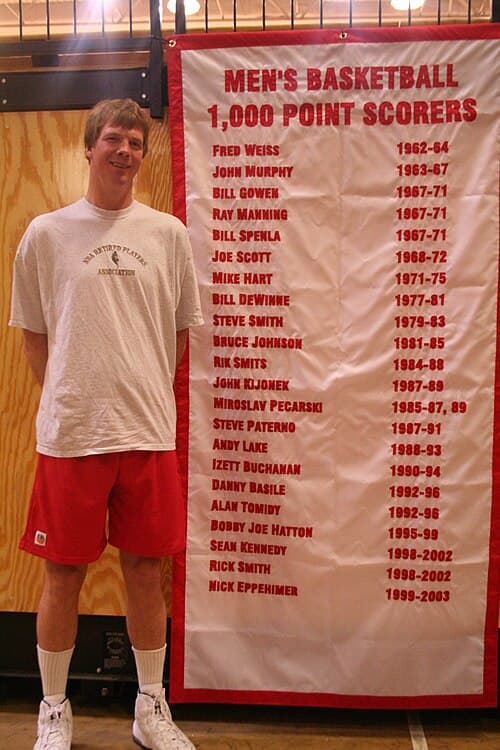 Rik Smits visits Marist on Alumni Day