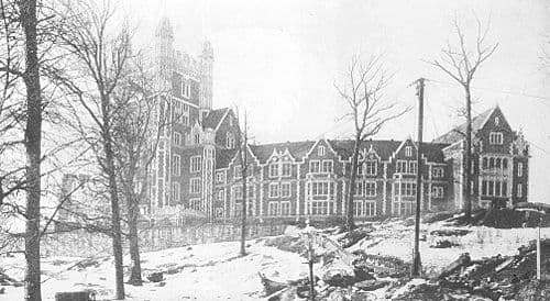 Shepard Hall, looking west from St. Nicholas Avenue to Shepard Hall's main entrance on St. Nicholas Terrace (1907)