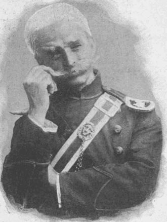 James Welch as Major Petkoff, 1894